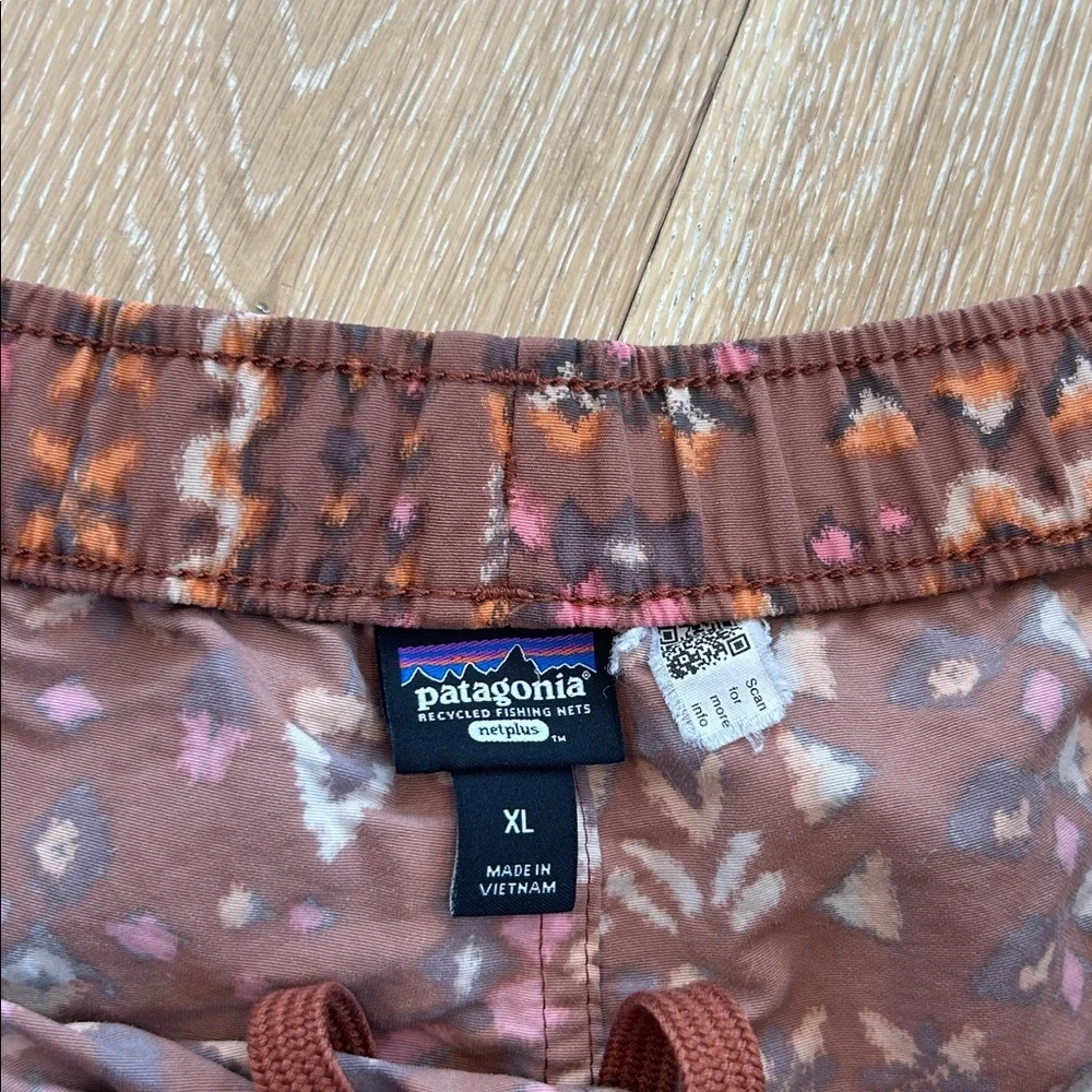 Patagonia Shorts - Picture 5 of 7